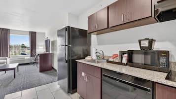 Suite, Mobility Accessible, Non Smoking (Single King Extended Stay)