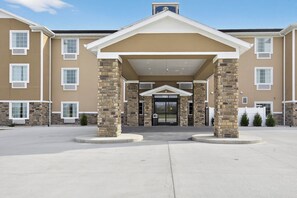 Exterior - Cobblestone Hotel & Suites - Eaton (Eaton)