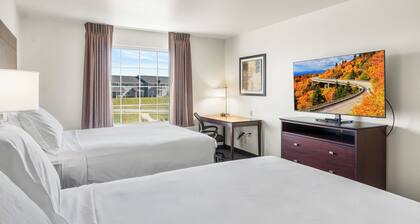 Cobblestone Hotel & Suites - Eaton