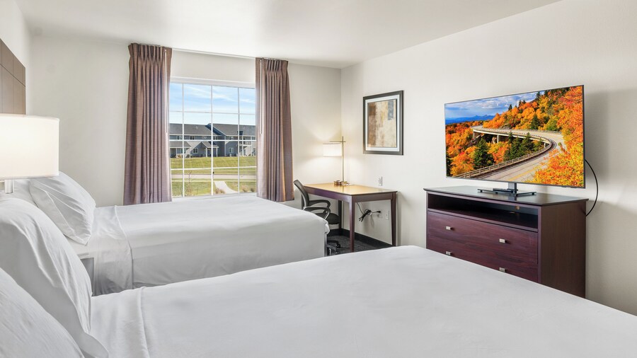 Cobblestone Hotel & Suites - Eaton