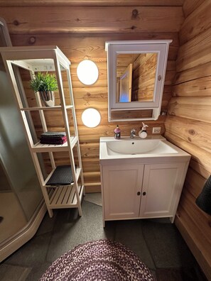 Shower, hair dryer, towels, soap - Mountain Cottage/Apartment - Oppdal (Trøndelag)