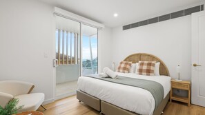 6 bedrooms, iron/ironing board, free WiFi, bed sheets