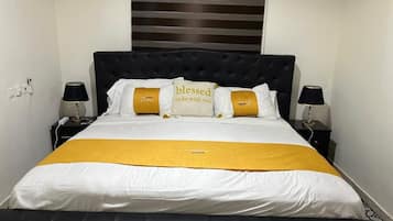 2 chambres, bureau, fer et planche à repasser, Wi-Fi gratuit