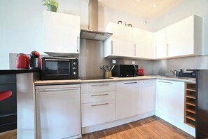 Fridge, microwave, oven, dishwasher