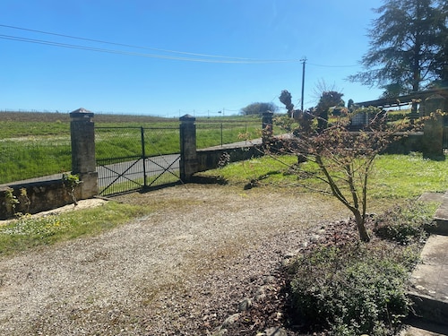 Self-catering cottage 10 minutes from Saint Emilion