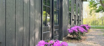Moeder's: Accommodations and Event Space