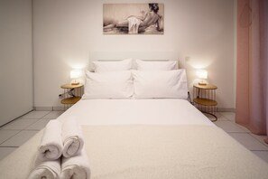 1 bedroom, internet, bed sheets
