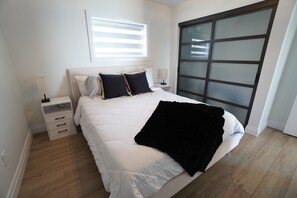 2 chambres, fer et planche à repasser, Wi-Fi, draps fournis