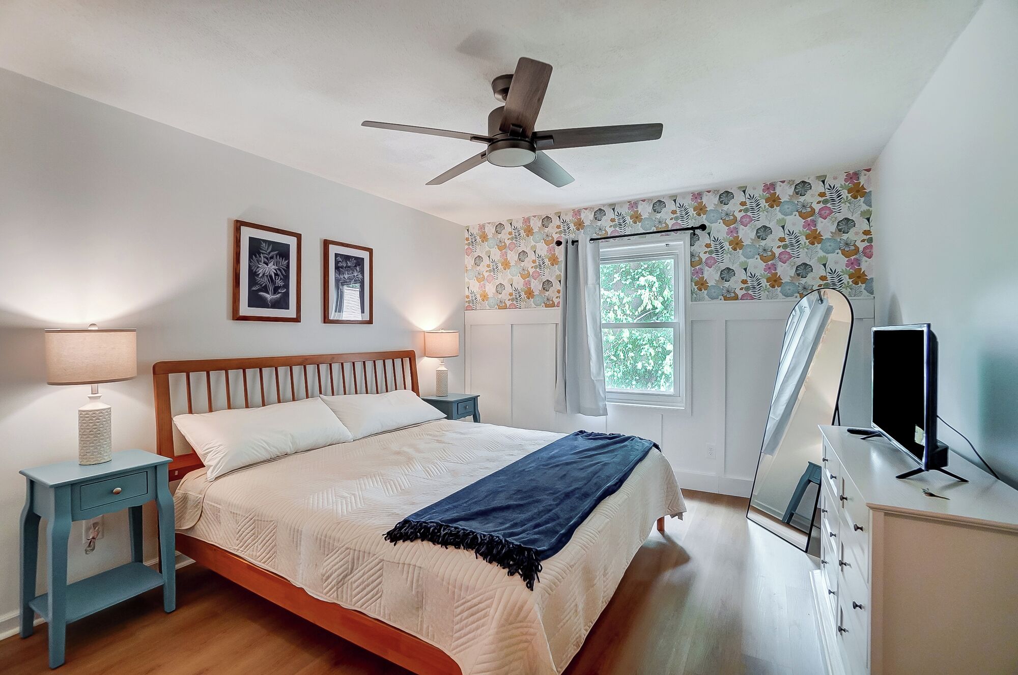5 bedrooms, iron/ironing board, travel crib, free WiFi