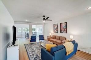 Smart-TV, fotballspill og bordtennis