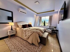 2 habitaciones, escritorio, tabla de planchar con plancha y wifi gratis 