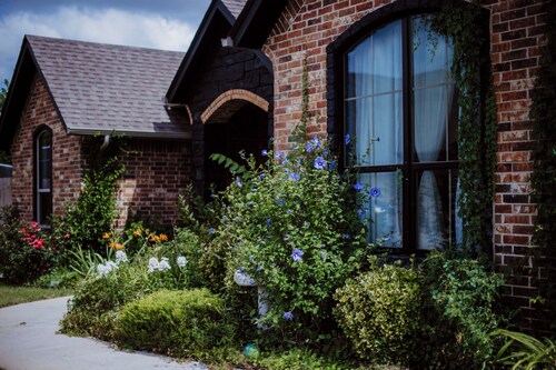 Vibrant Byrd House for the whole family to enjoy!