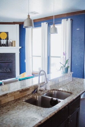 المنشأة من الداخل