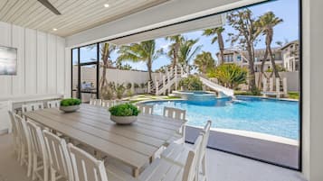 Nhà, phù hợp cho người khuyết tật | 6 phòng ngủ, truy cập Internet tốc độ cao