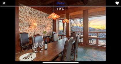 Spacious 6-bedroom chalet in amazing Mountain Village with WiFi