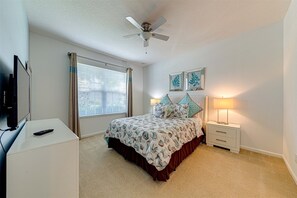 5 bedrooms, desk, iron/ironing board, free WiFi - 350- Modern and Spacious 5 Bedroom Villa with Pool & Games Room in Davenport (Davenport)