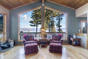 House, Multiple Beds, Hot Tub, Mountain View (Lakeview Hideaway) | Living area | 42-inch flat-screen TV with digital channels, fireplace