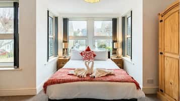 6 bedrooms, iron/ironing board, travel crib, WiFi