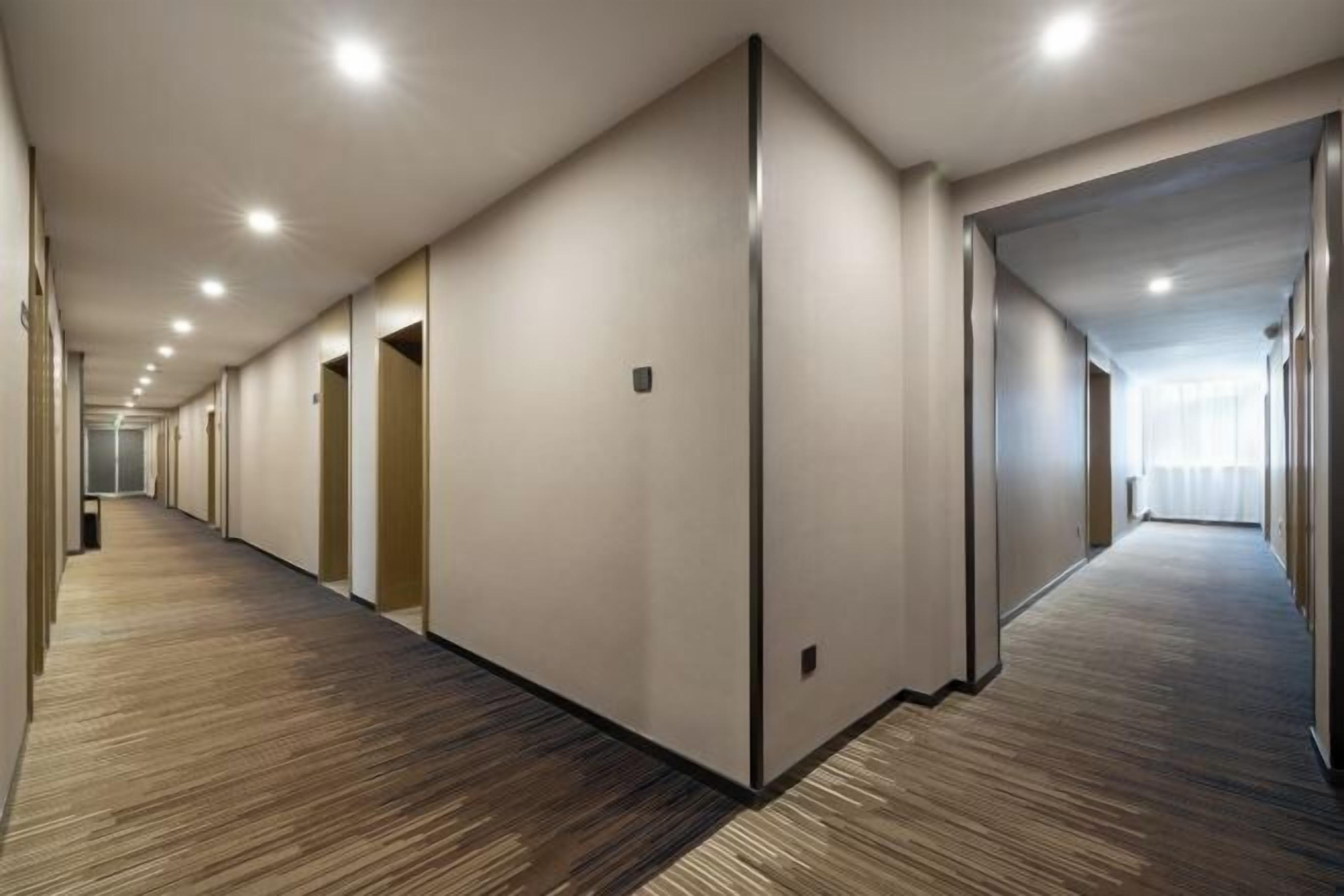 المنشأة من الداخل