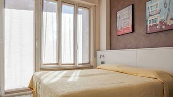 House | 1 bedroom, laptop workspace, bed sheets