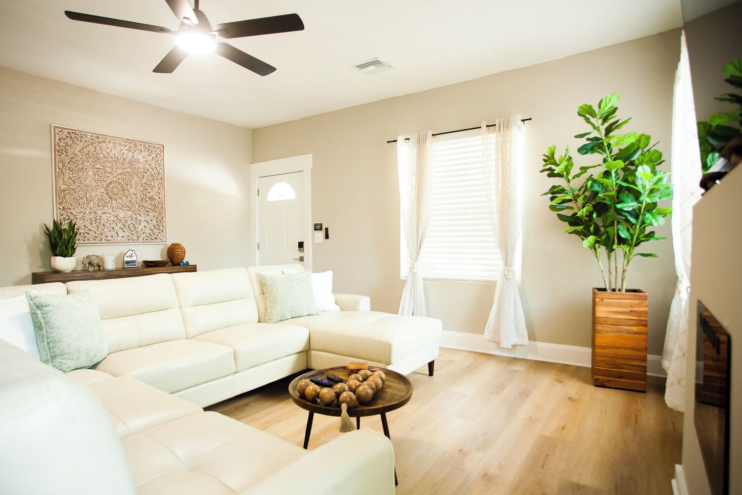 Smart TV, fireplace, offices