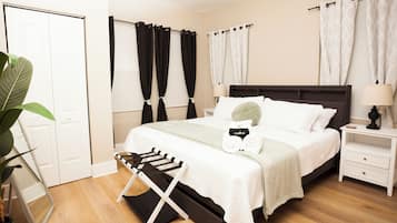 2 bedrooms, desk, iron/ironing board, travel crib