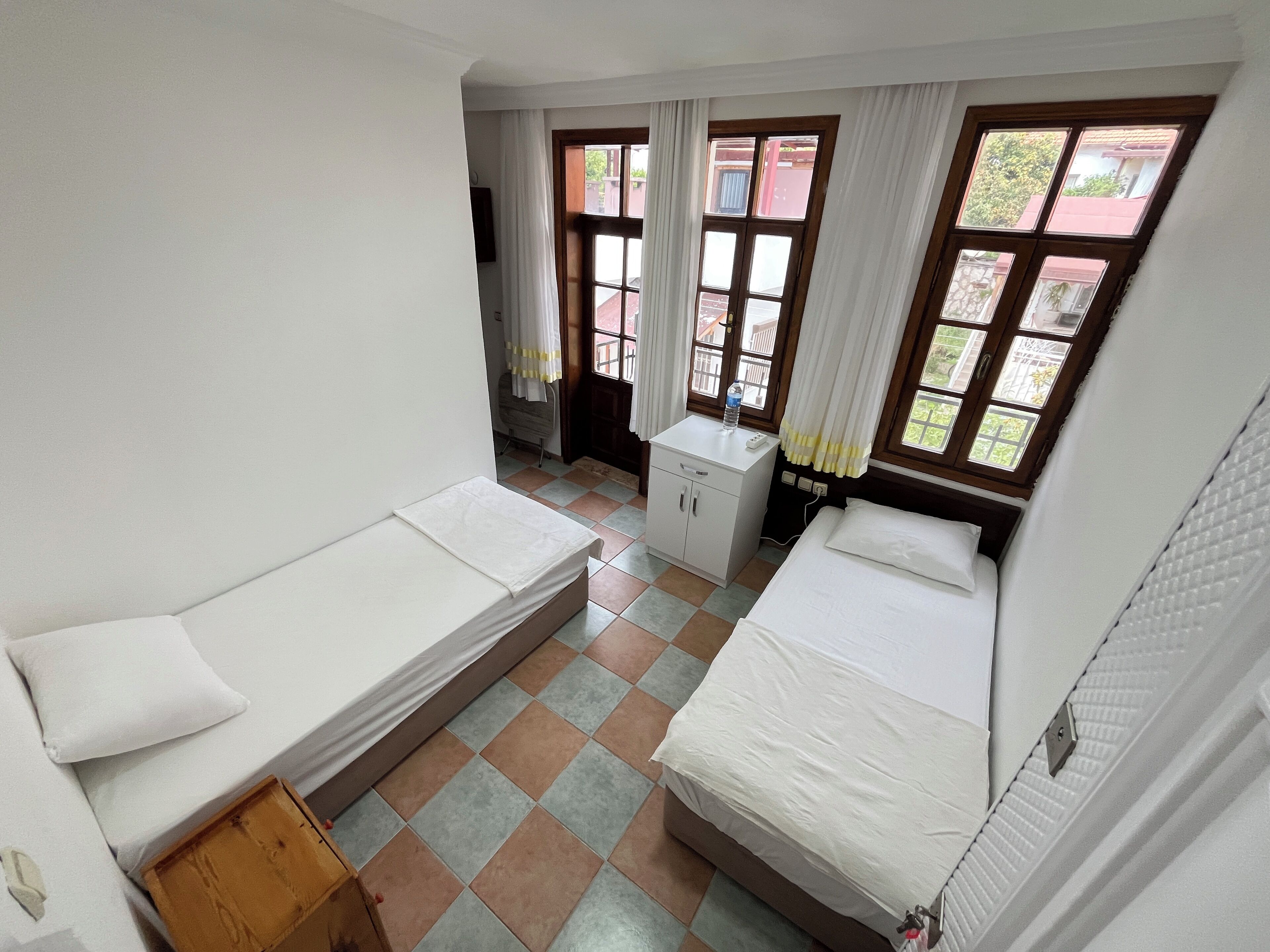Free WiFi, bed sheets