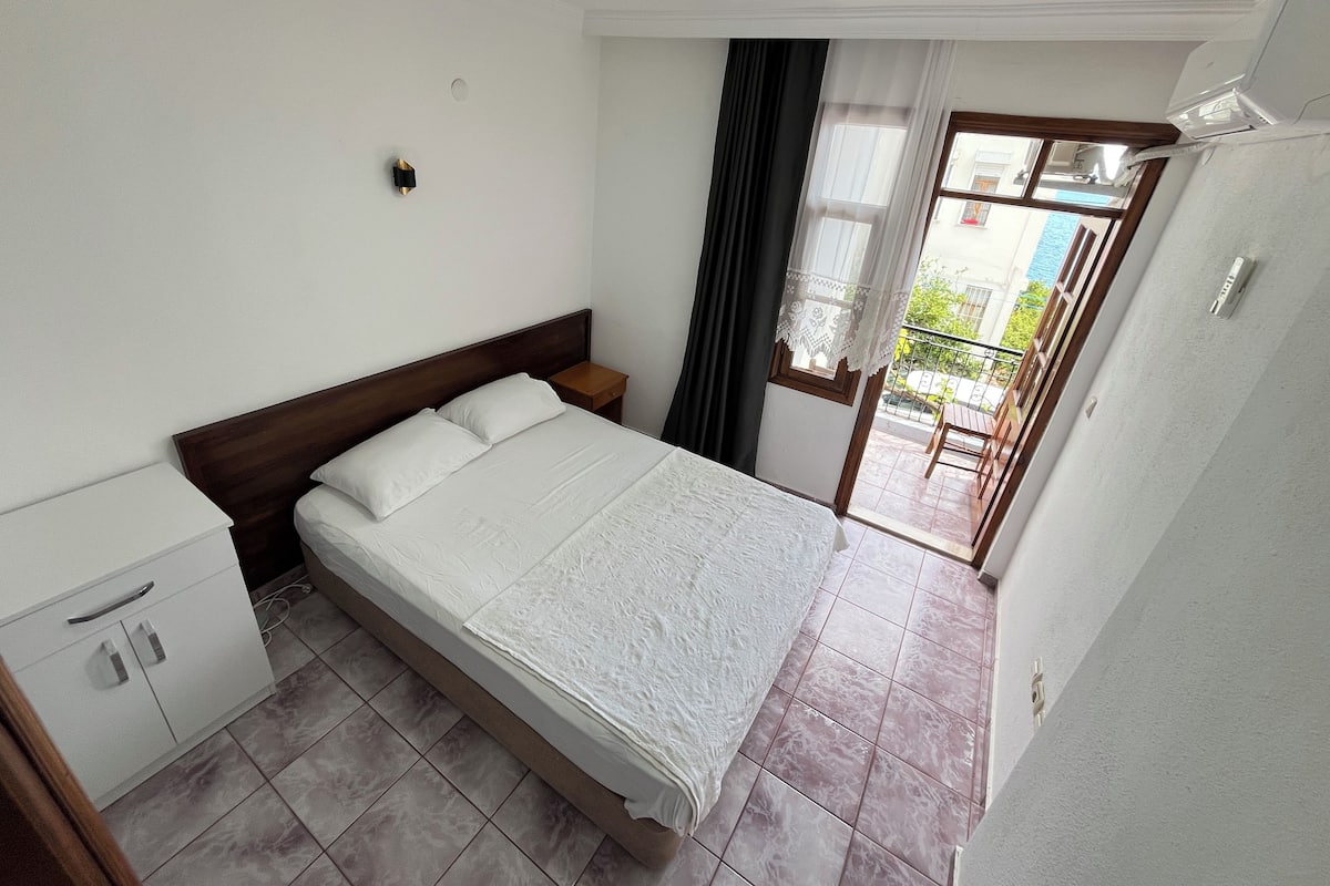 Doppia Standard, balcone, vista mare | 1 camera, Wi-Fi gratuito, lenzuola