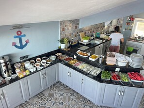 Desayuno bufé gratuito y diario