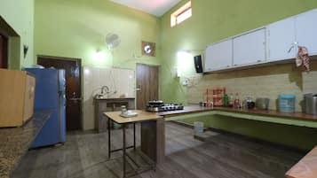 Kühlschrank, Ofen, Wasserkocher, Toaster