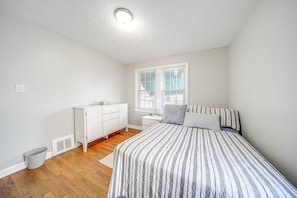 2 chambres, fer et planche à repasser, accès Internet, draps fournis