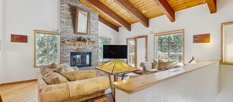 Family-friendly home with mountain views, pool table, fireplace, & spacious deck