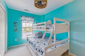 4 bedrooms, internet, bed sheets