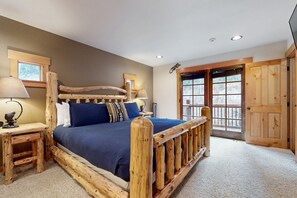 3 bedrooms, iron/ironing board, internet, bed sheets