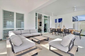 Outdoor dining - Waterdream Villa, Water Villas (Kralendijk)