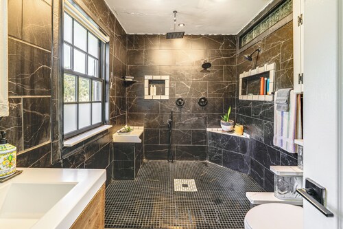 Family Home w/ Private Pool & Hot Tub in Lewes