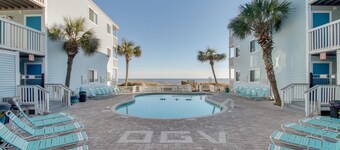 Crescent Beach Gem
2-bedroom 2-Bath condo — North Myrtle Beach