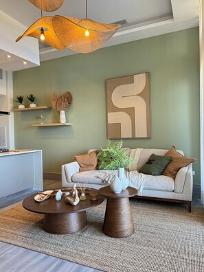 Apartment, Smoking