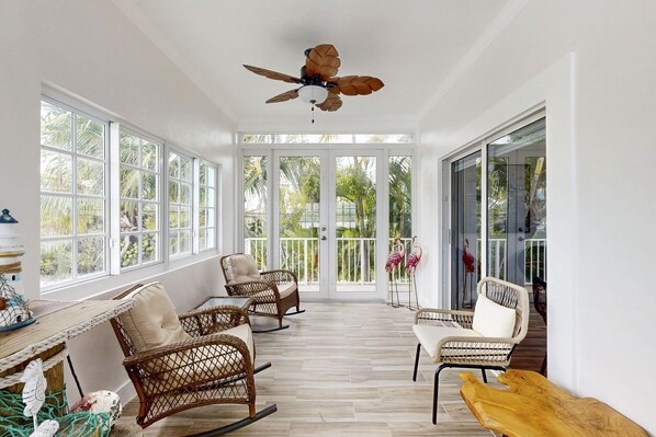 Interior - Waterfront home w/hot tub, gas grill, WiFi, AC, near attractions (Key Largo)