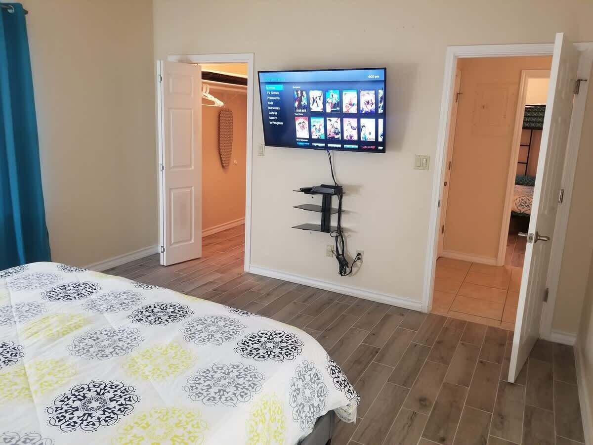 2 bedrooms, iron/ironing board, WiFi, bed sheets