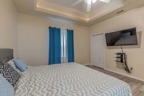 2 chambres, fer et planche à repasser, Wi-Fi, draps fournis
