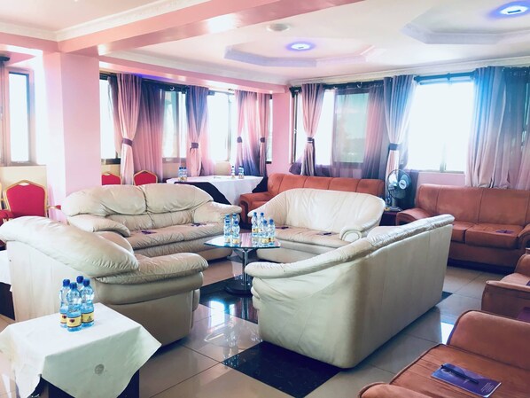 Restaurant - SUNATON HOTEL (Rongo)