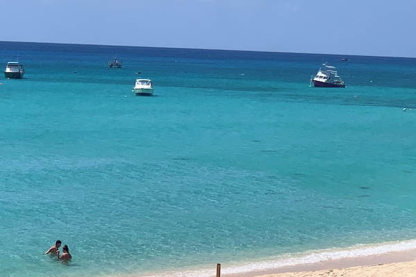 Espreguiçadeiras, toalhas de praia