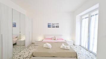 1 bedroom, desk, free WiFi