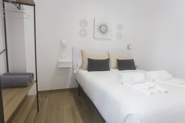 2 bedrooms, iron/ironing board, free WiFi, bed sheets