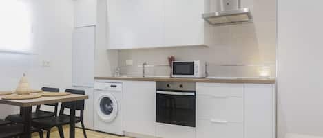 Fridge, microwave, oven, coffee/tea maker