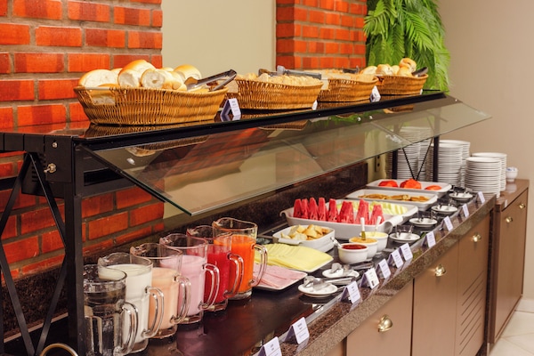 Desayuno buffet incluido todos los días