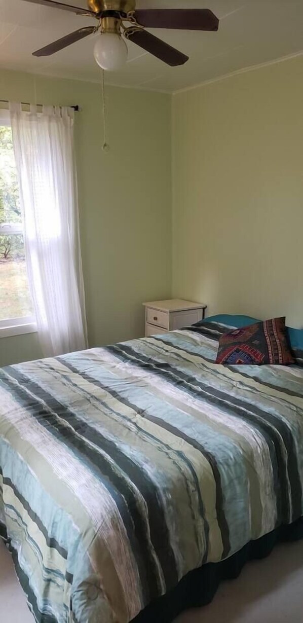 3 多间卧室、熨斗/熨衣板、WiFi、床单