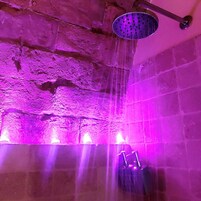 舒适公寓式客房, 独立浴室, 一层 | 浴室 | 吹风机、毛巾、肥皂、洗发水