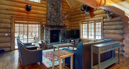 Serene Riverside Log Home with Provided Kayaks, Canoe, Gas Grill, WIFI, & W/D